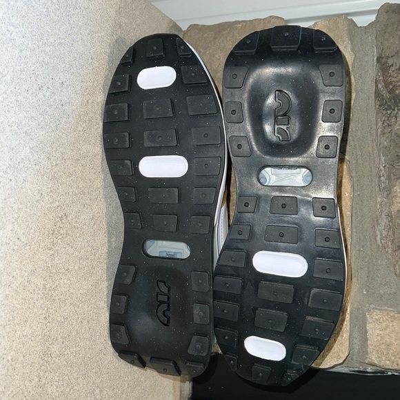 NIB Women’s Nike Air Max Pre-Day SE Pure Platinum/ White Size 7 - Picture 13 of 14